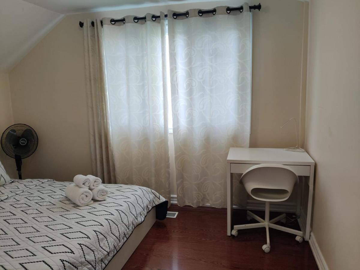 Spacious Mbr Near Kennedy Subway & Go Торонто Экстерьер фото