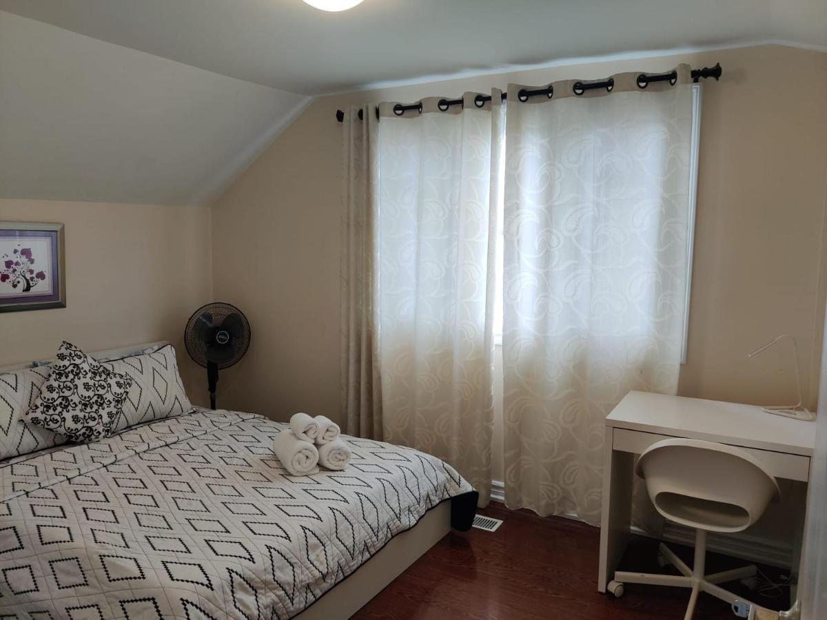 Spacious Mbr Near Kennedy Subway & Go Торонто Экстерьер фото