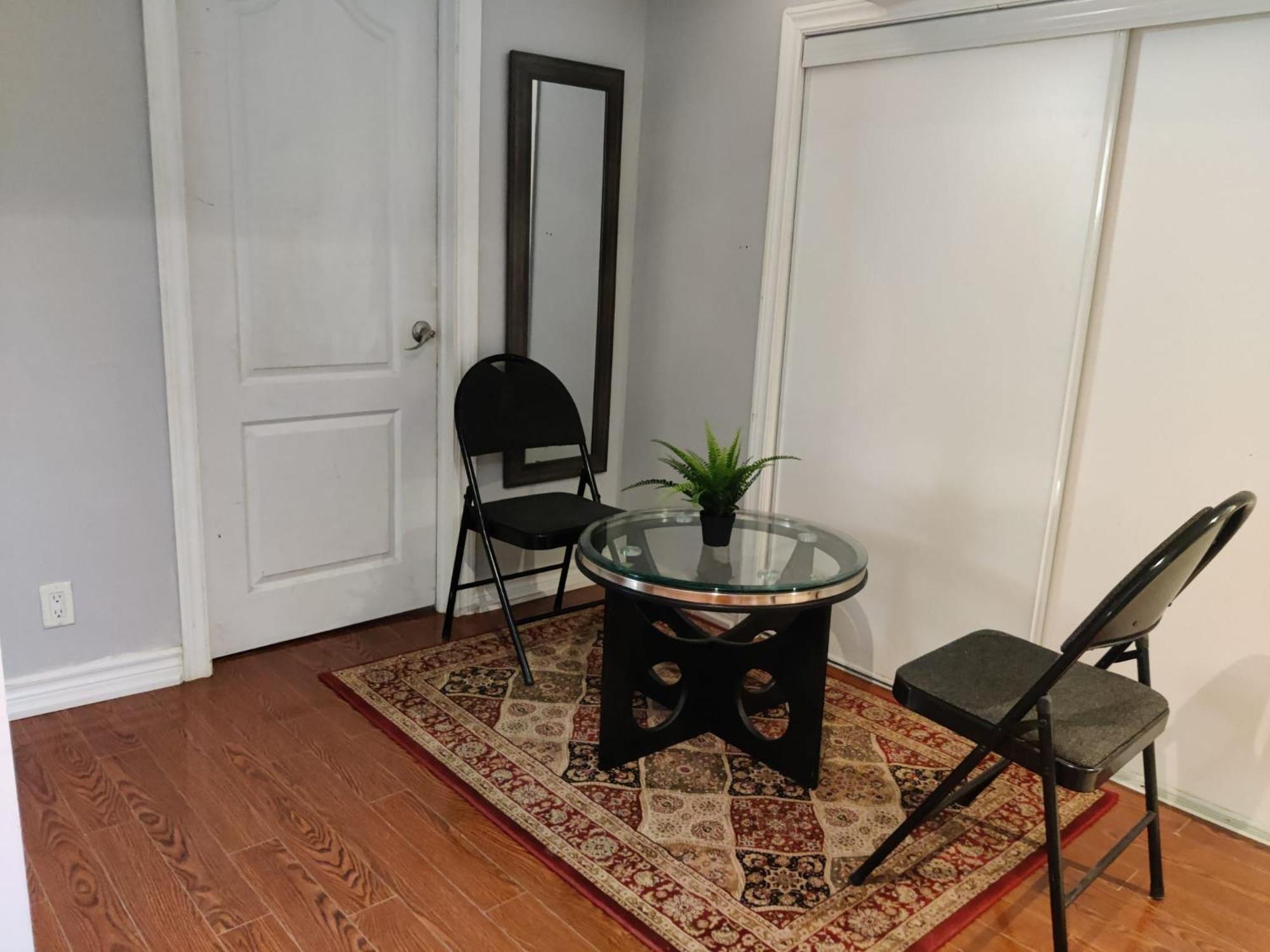 Spacious Mbr Near Kennedy Subway & Go Торонто Экстерьер фото