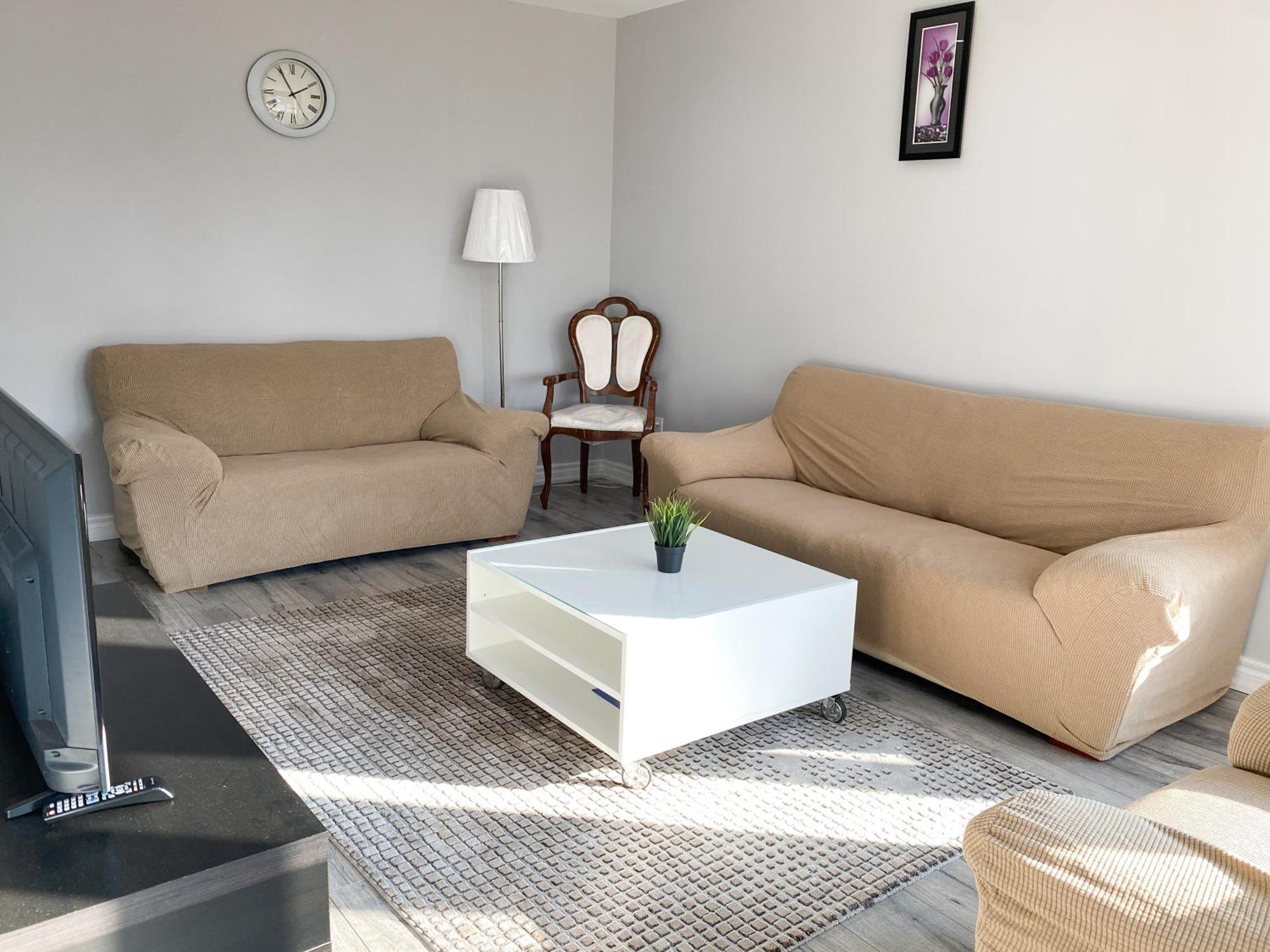 Spacious Mbr Near Kennedy Subway & Go Торонто Экстерьер фото