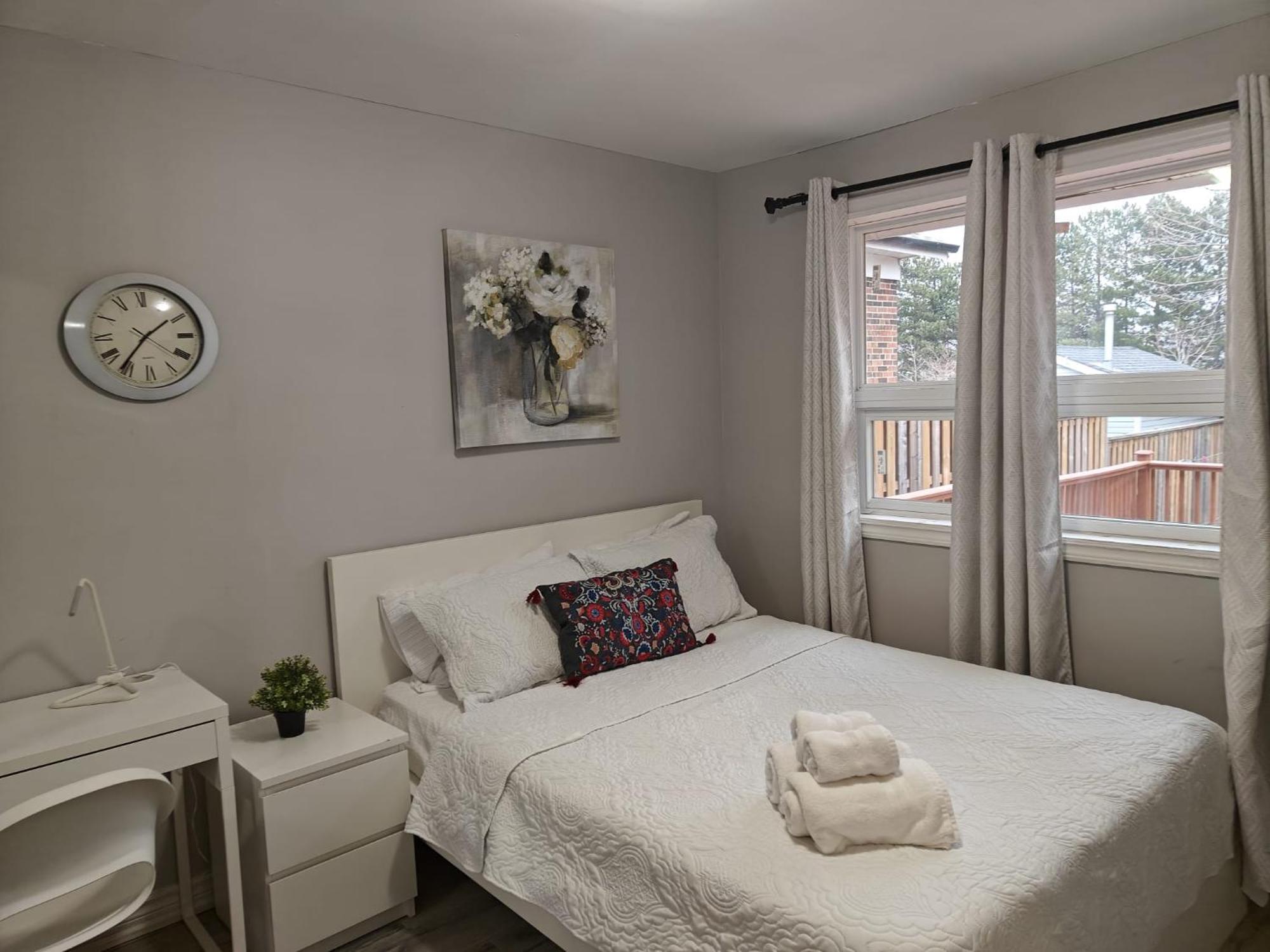 Spacious Mbr Near Kennedy Subway & Go Торонто Экстерьер фото