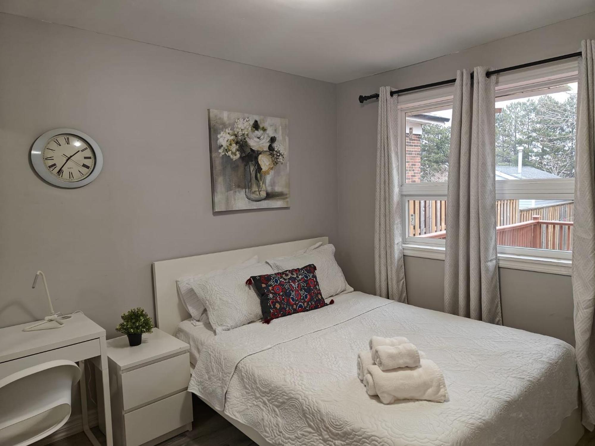 Spacious Mbr Near Kennedy Subway & Go Торонто Экстерьер фото