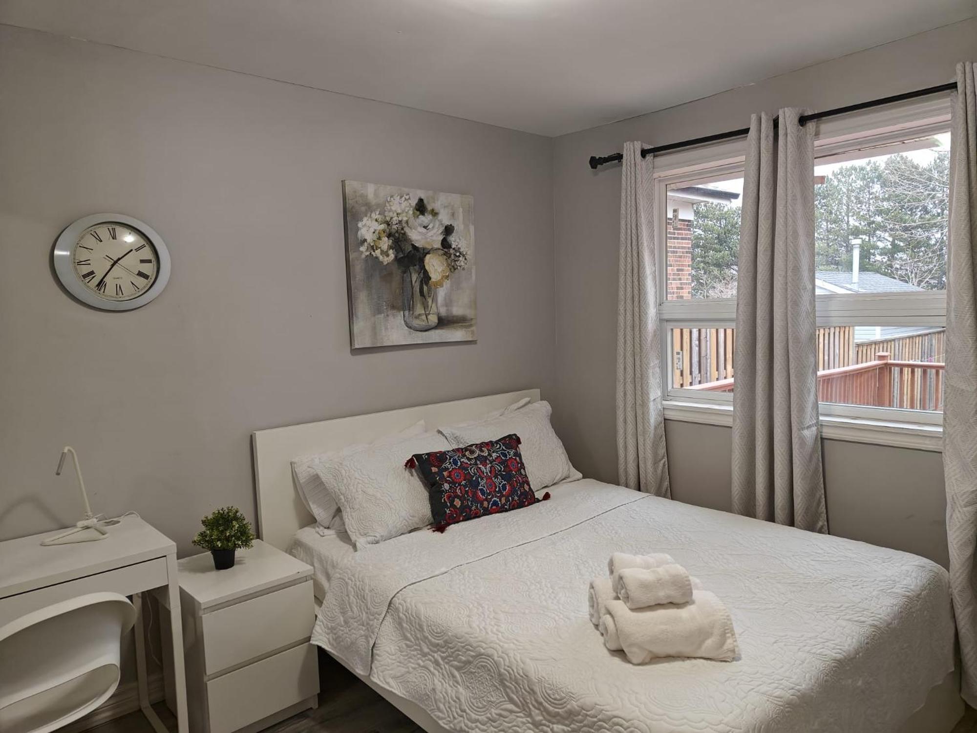 Spacious Mbr Near Kennedy Subway & Go Торонто Экстерьер фото