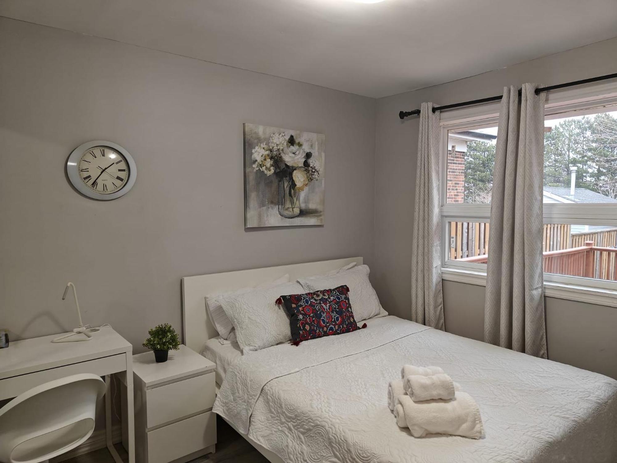 Spacious Mbr Near Kennedy Subway & Go Торонто Экстерьер фото